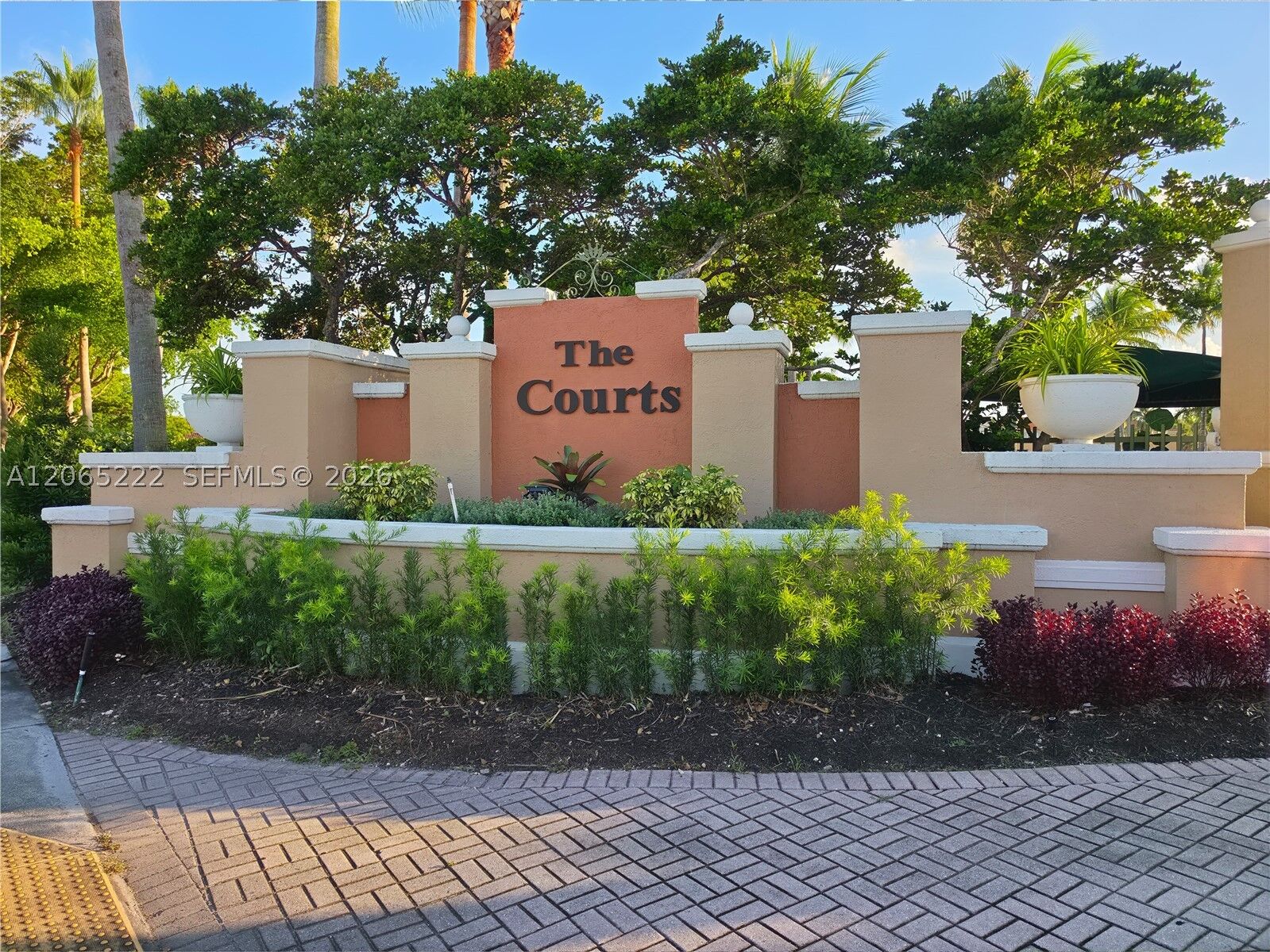 Property Photo: 6420 NW 114th Ave 1308 FL 33178
