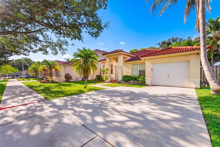 Property Photo:  13976 S Cypress Cove Cir  FL 33325 