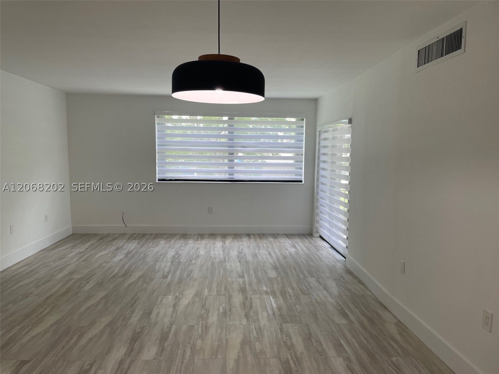 Property Photo: 460 W Park Dr 207 FL 33172