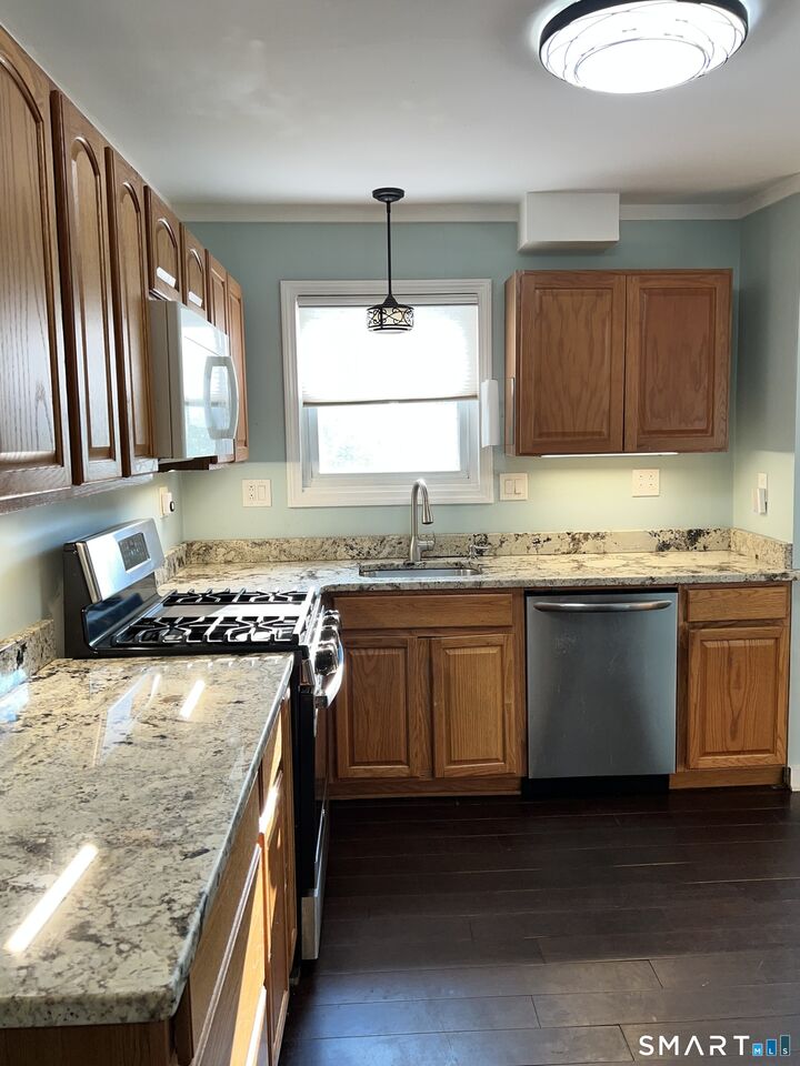 Property Photo:  58 Ashworth Street  CT 06040 