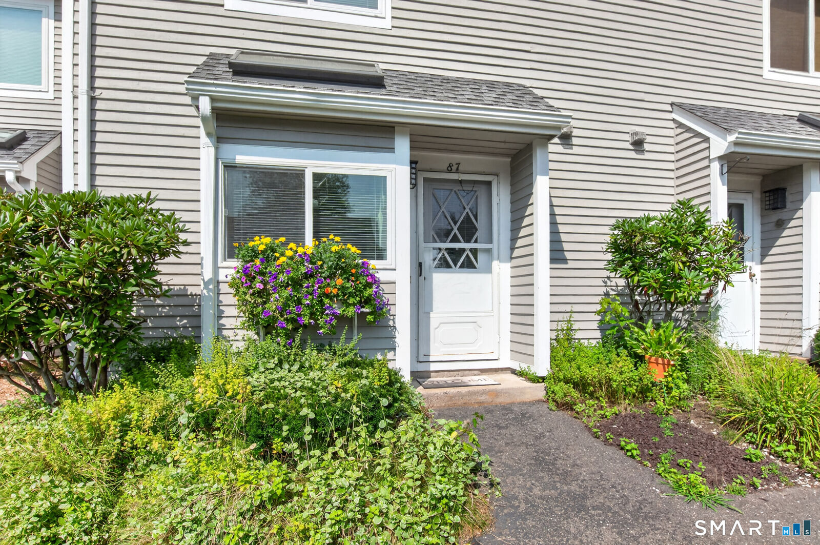 Property Photo: 87 Hilltop Drive 87 CT 06089