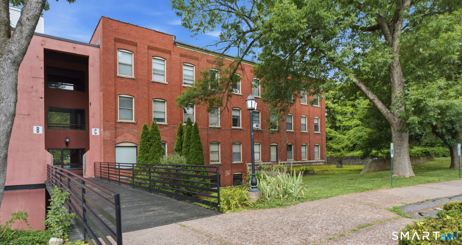 Property Photo:  222 Williams Street East 228  CT 06033 