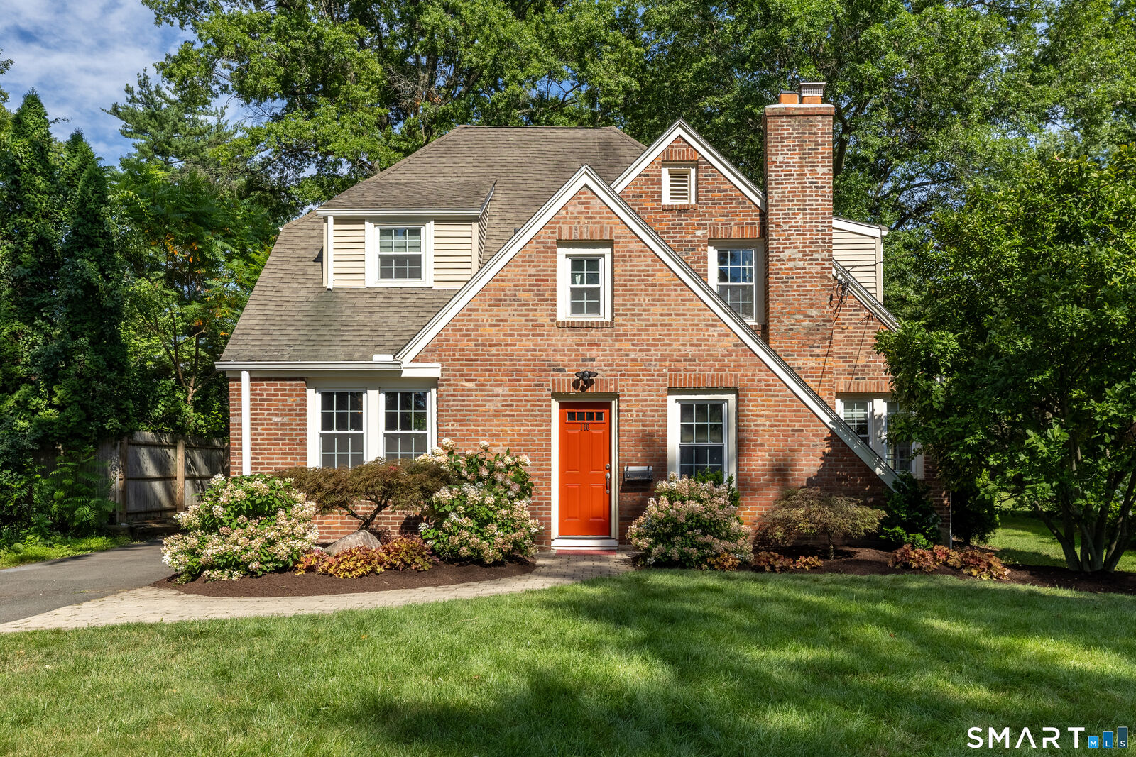 Property Photo:  110 Foxcroft Road  CT 06119 