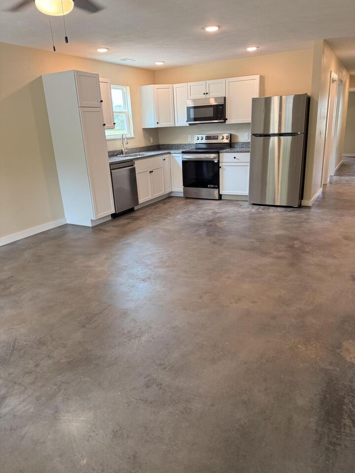 Property Photo:  211 W Sunrise Street  MO 65649 