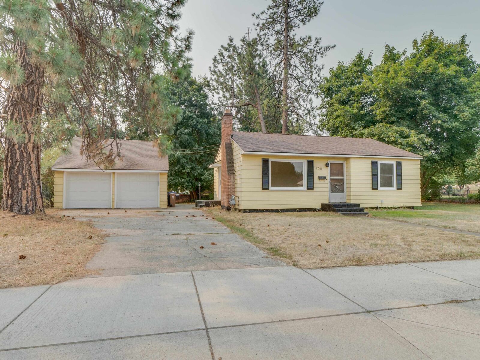 Property Photo: 3011 W Rowan Ave WA 99205