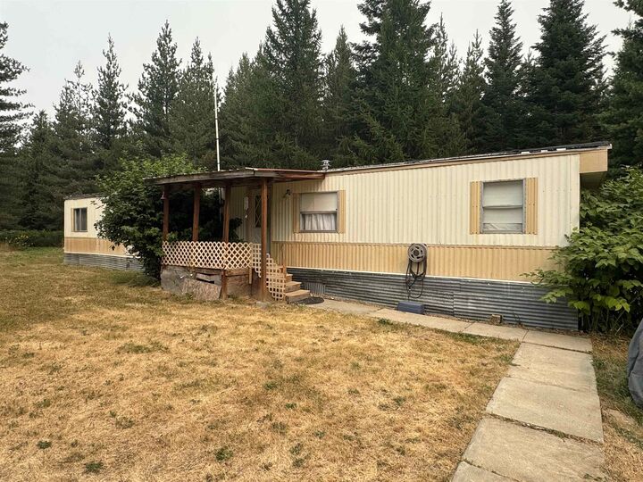 Property Photo:  1319 Kings Lake Rd  WA 99180 
