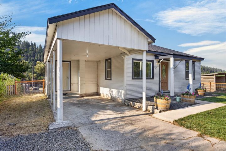 Property Photo:  9306 S Cheney-Spokane Rd  WA 99004 