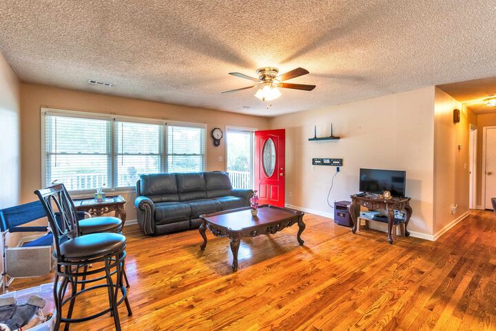 Property Photo: 424 Edgewater Dr SC 29340