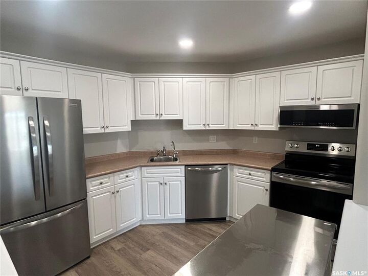 Property Photo: 1112 98th Street 206 SK S0E 1T0