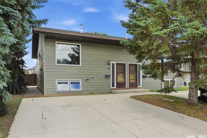 39 Blackley Place — photo 1