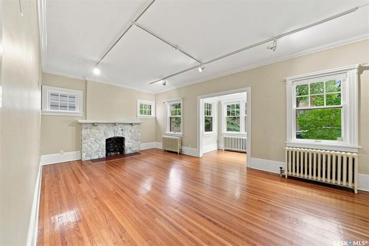 Property Photo:  617 7th Avenue N  SK S7K 2V2 