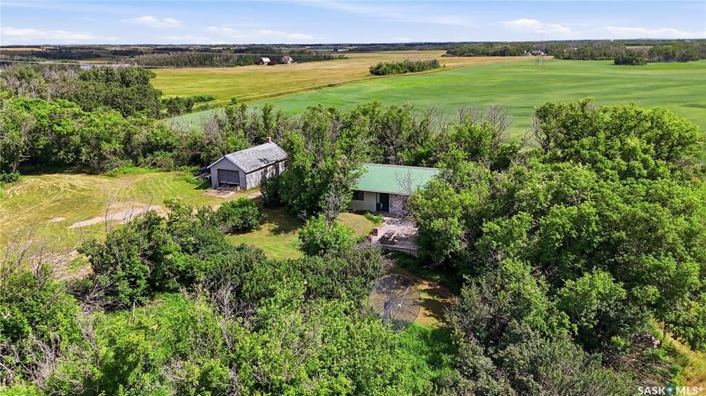 Property Photo: 405 Rural Address SK S0K 0N0