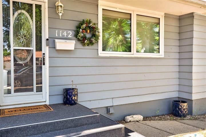 Property Photo: 1142 Elgin Avenue SK S6H 4H1