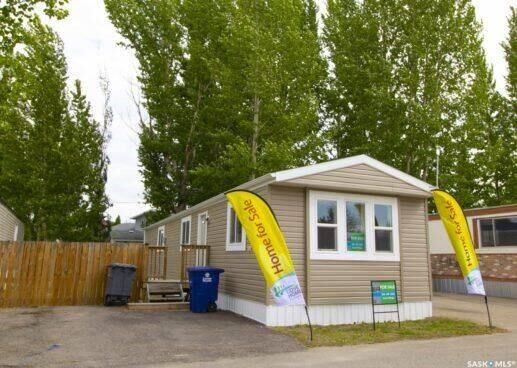 Property Photo:  219 Grant Street 1  SK S7N 2A5 