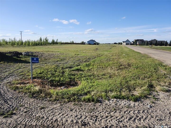 Property Photo:  45 Sunrise Drive S  SK S0K 1K0 