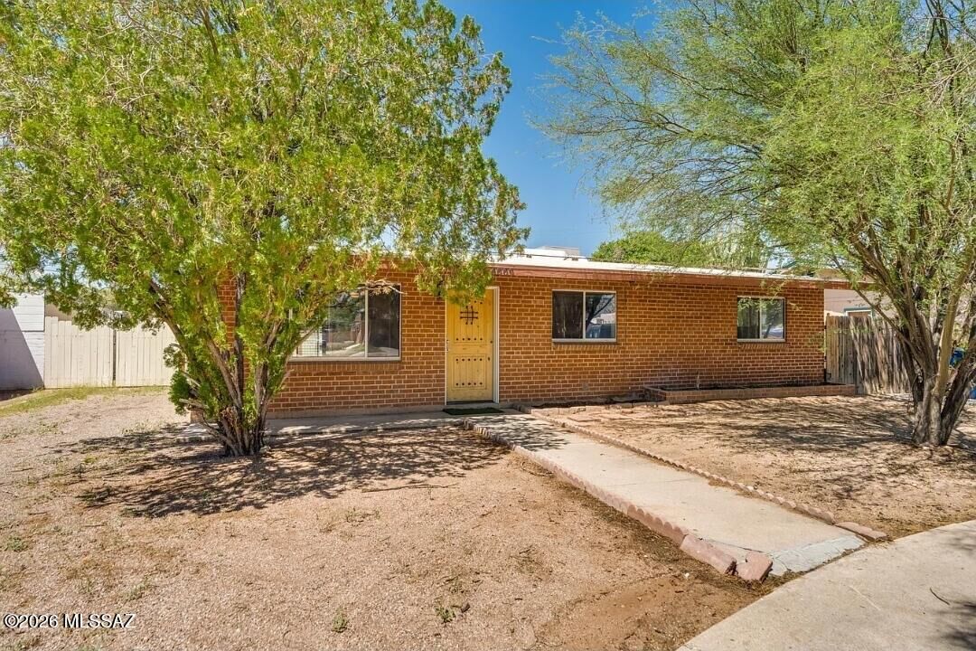 Property Photo:  4009 N Tyndall Avenue A  AZ 85719 