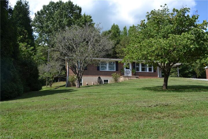 Property Photo: 217 Moyer Road NC 27048