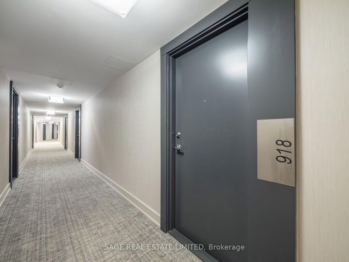 Property Photo: 169 Fort York Boulevard 918 ON M5V 0C8