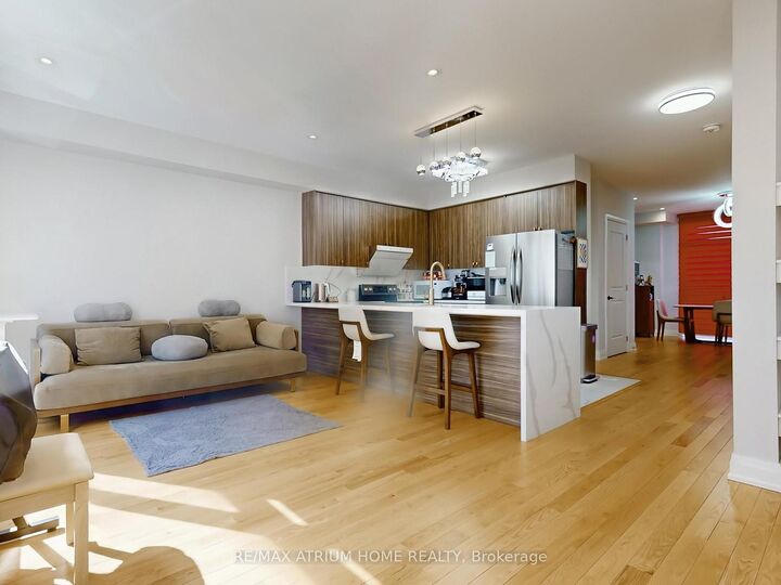 Property Photo:  18 Teasel Way  ON L3R 1L3 