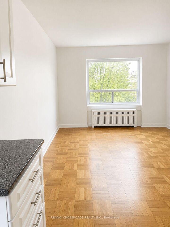 Property Photo:  2770 Yonge Street 205  ON M4N 2J3 