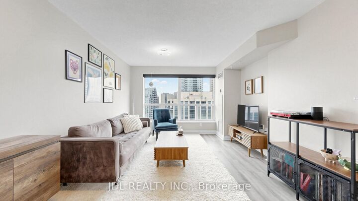 Property Photo: 21 Hillcrest Avenue 2005 ON M2N 7K2