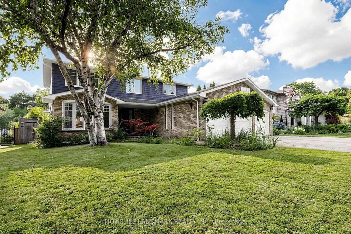Property Photo: 224 Valleyview Court ON L6L 5H8