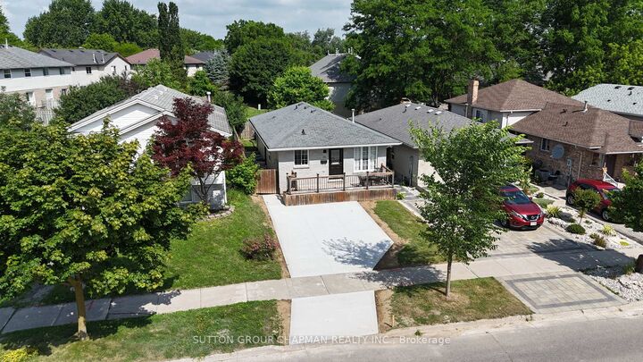 Property Photo: 955 Lawson Road ON N6G 4X4