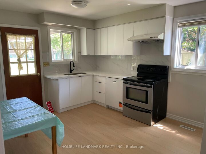 Property Photo: 1245 Shamir Crescent ON L5C 1L2