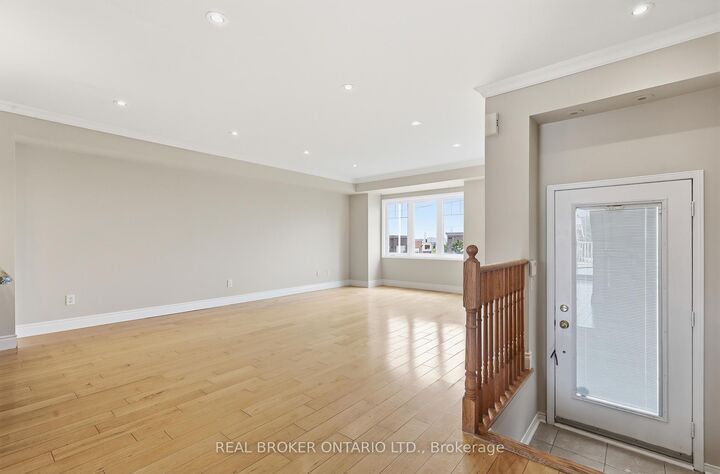 Property Photo:  3985 Eglinton Avenue W  ON L5M 0E5 