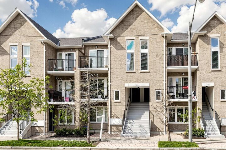 10 Brian Peck Crescent 201 — photo 1