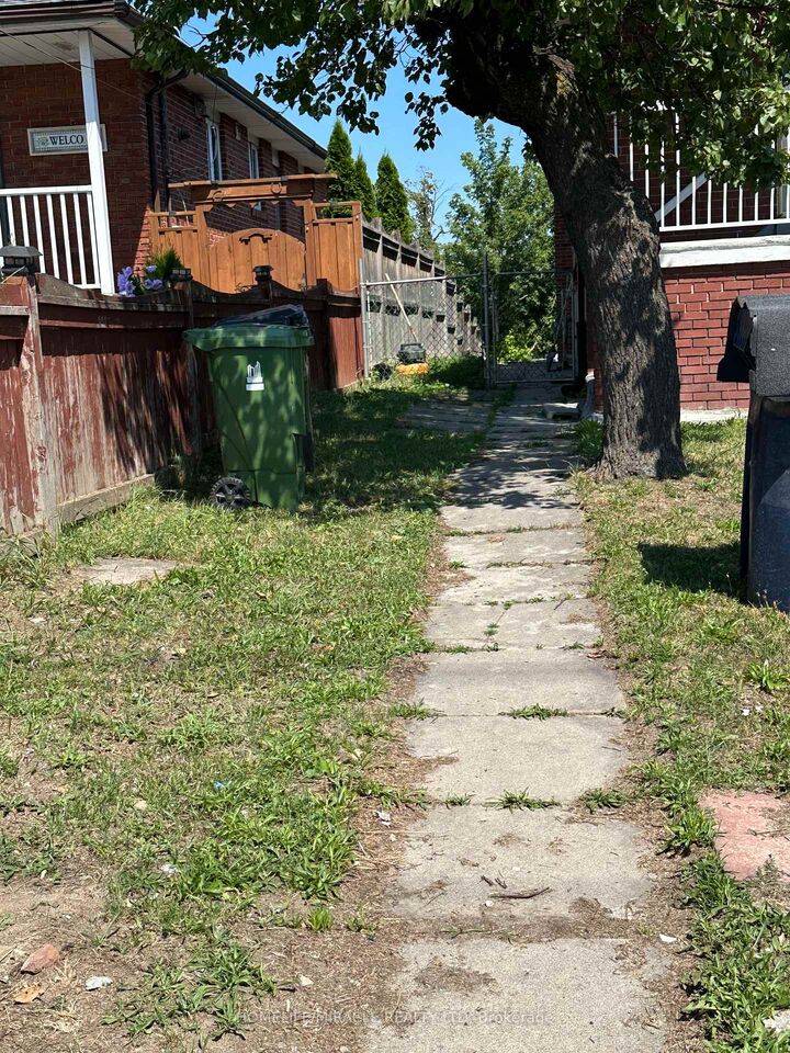 2931 Islington Avenue — photo 1