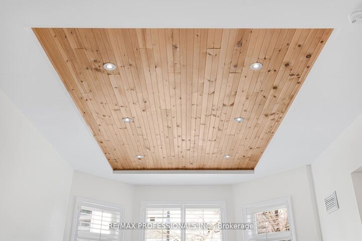 253 Wellesley Street E C — photo 1