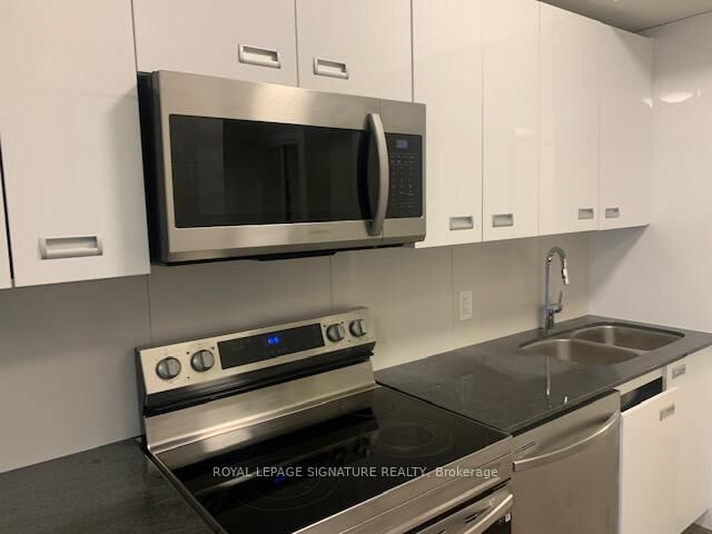 Property Photo:  652 Princess Street 508  ON K7L 1E5 