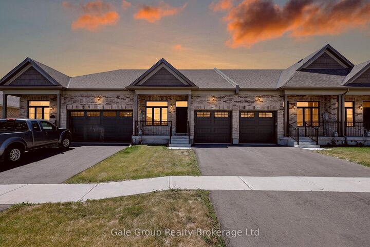 Property Photo:  808 Garden Court Crescent  ON N4T 0A3 