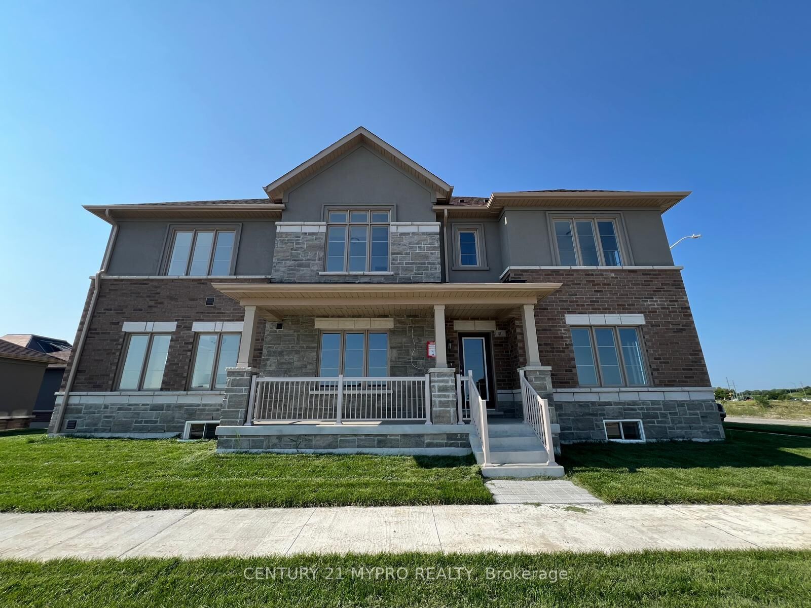 Property Photo: 40 Chappellet Avenue ON L6B 1S7