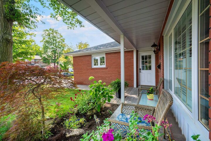 Property Photo: 38 Boxwood Road ON M9C 2W5