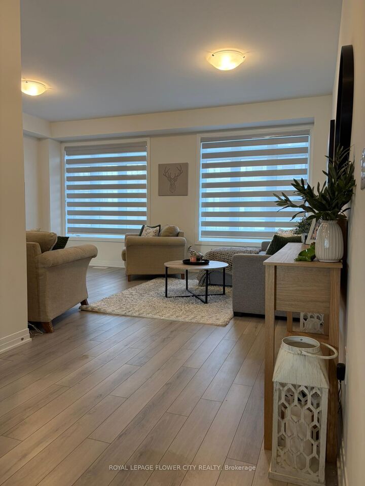 Property Photo:  585 Colborne Street 205  ON N3S 0K4 