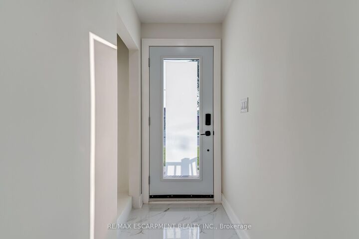 Property Photo: 63 Hardale Crescent ON L8T 1X9