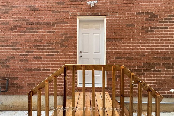 Property Photo: 5463 Fudge Terrace Basement Apt ON L5M 0N1