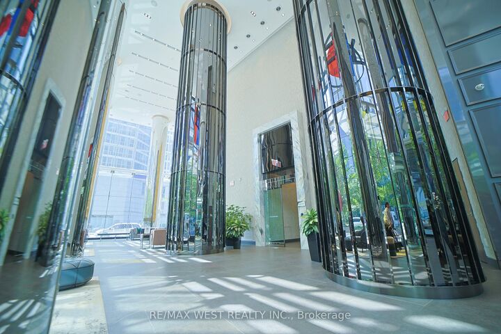10 York Street 1101 — photo 1