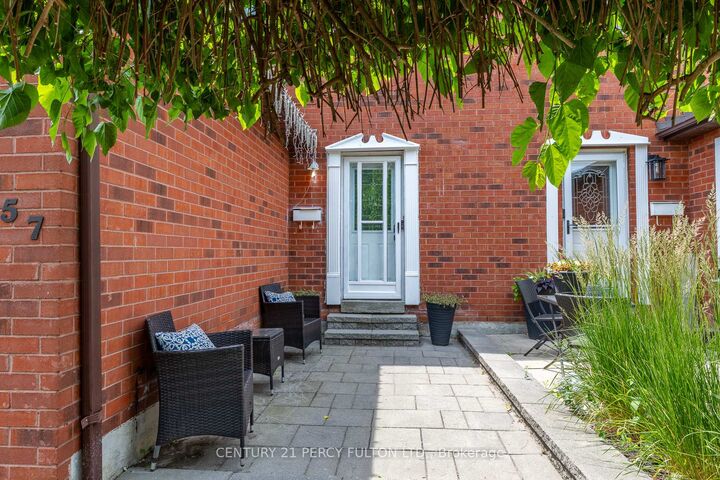 Property Photo:  557 Cobblehill Drive  ON L1K 1Y6 