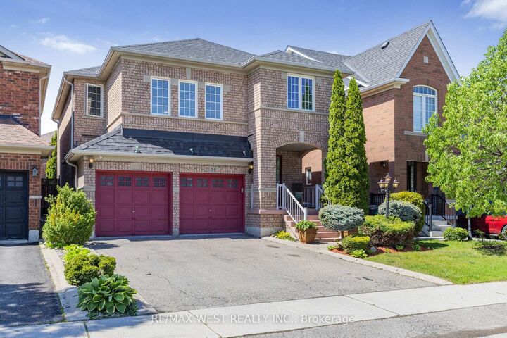 56 Lockheed Crescent — photo 1