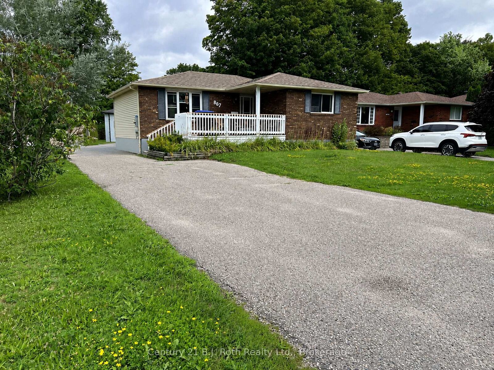 Property Photo: 867 Birchwood Drive ON L4R 4Y3