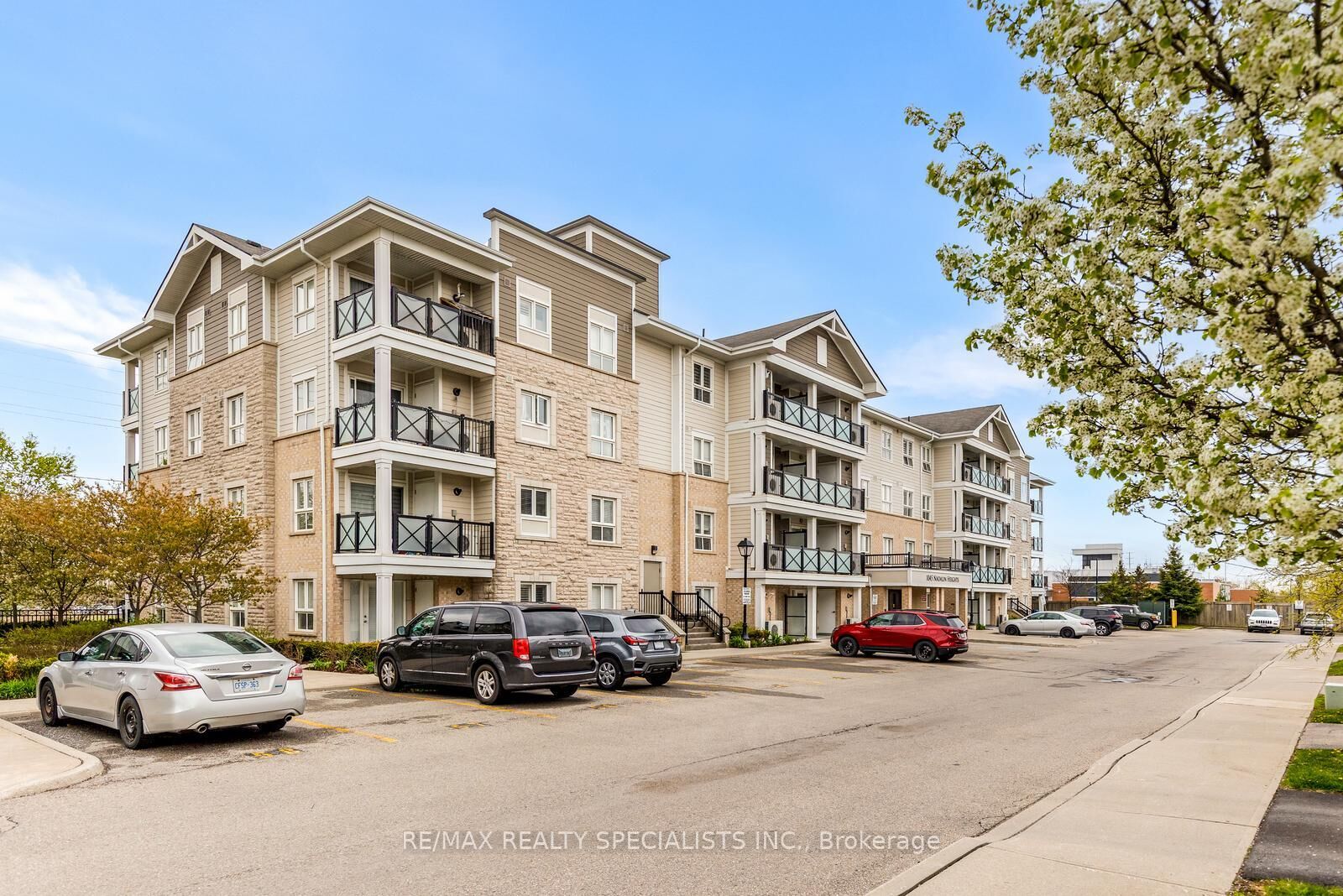 Property Photo: 1045 Nadalin Heights 209 ON L9T 8R5