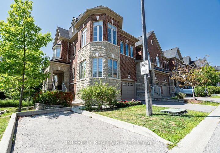 1331 Major Mackenzie Drive W 116 — photo 1