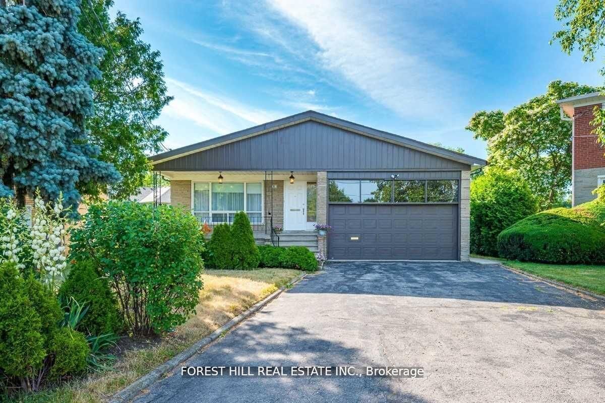 Property Photo: 3 Tokay Court ON M3H 3V2