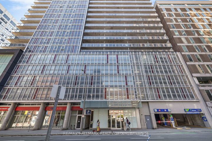 Property Photo: 324 Laurier Avenue W 1804 ON K1N 6P6