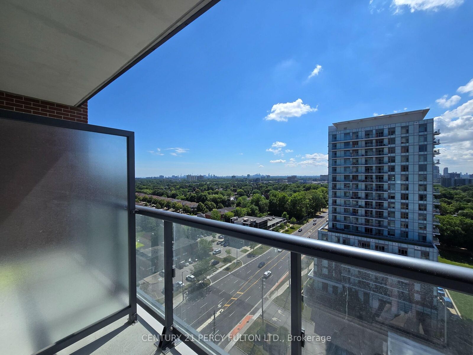 Property Photo:  3260 Sheppard Avenue E 1501  ON M1T 0B5 