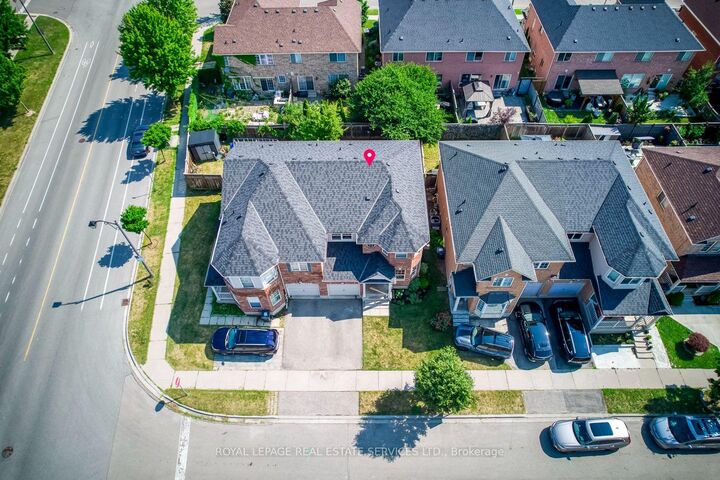 Property Photo:  916 McNair Circle  ON L9T 6Y5 