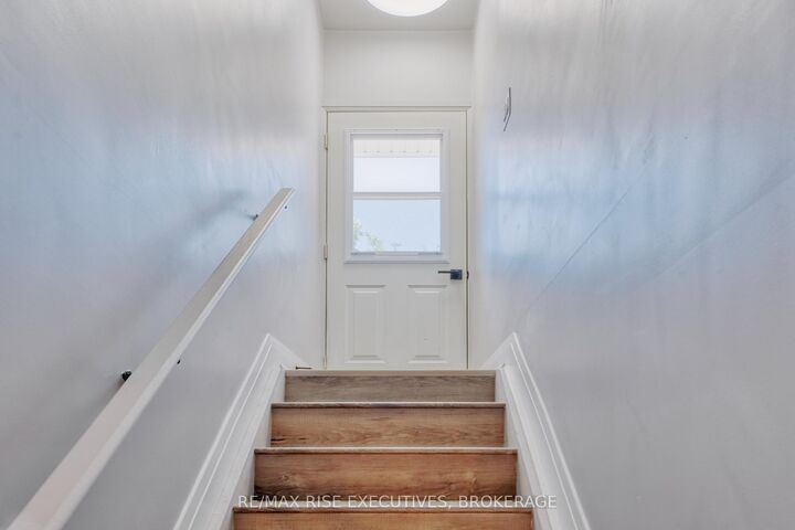 Property Photo:  1640 Mary Street 2  ON K7M 5J1 